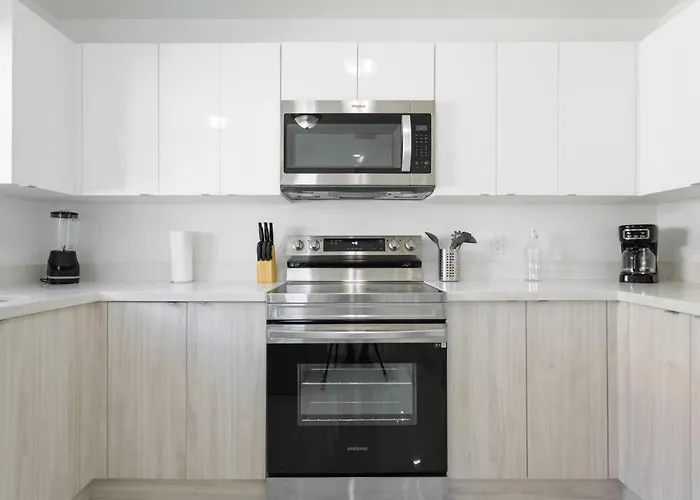 Stunning 3-Bedroom Duplex With Free Parking